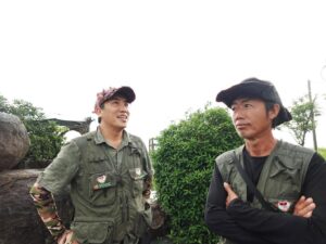 HiVOOC experts on a rainy afternoon in Son Tra, contemplating which wonders to introduce to the children first.