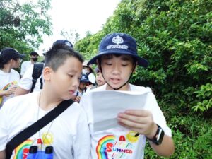 Receiving assignments and setting off to explore Son Tra.